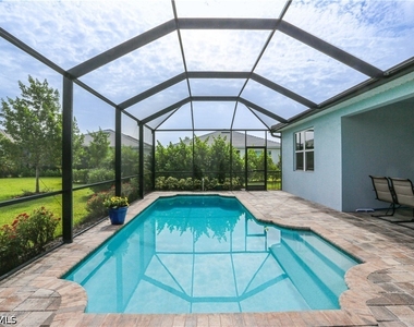 16579 Crescent Beach Way - Photo Thumbnail 7