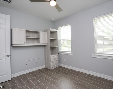 16579 Crescent Beach Way - Photo Thumbnail 12