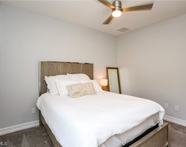 16579 Crescent Beach Way - Photo Thumbnail 17