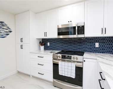 1765 Courtyard Way - Photo Thumbnail 27