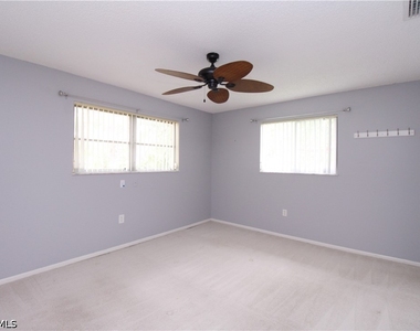 729 Palm View Drive - Photo Thumbnail 12