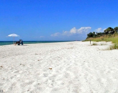 729 Palm View Drive - Photo Thumbnail 21