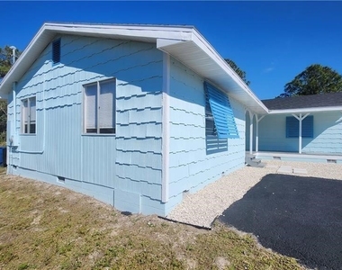 4112 2nd Street W - Photo Thumbnail 4
