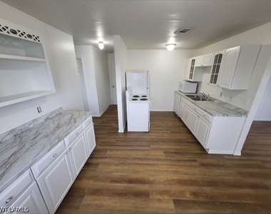 4112 2nd Street W - Photo Thumbnail 8
