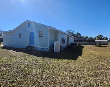 4112 2nd Street W - Photo Thumbnail 5