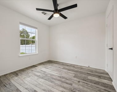 2610 Cochran Street - Photo Thumbnail 11