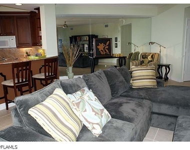 451 Bayfront Place - Photo Thumbnail 12