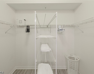 410 Bayfront Place - Photo Thumbnail 13
