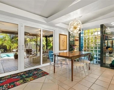 792 108th Avenue N - Photo Thumbnail 8