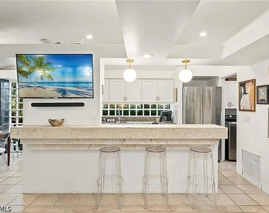 792 108th Avenue N - Photo Thumbnail 6
