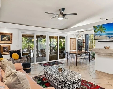792 108th Avenue N - Photo Thumbnail 1
