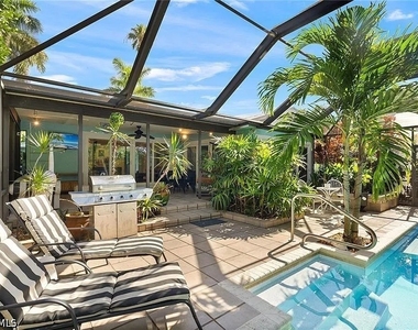 792 108th Avenue N - Photo Thumbnail 2