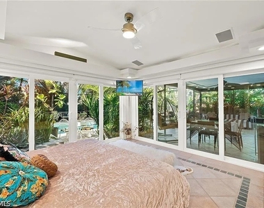 792 108th Avenue N - Photo Thumbnail 9
