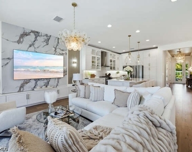 2872 Bloomfield Way - Photo Thumbnail 8