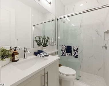 2872 Bloomfield Way - Photo Thumbnail 18