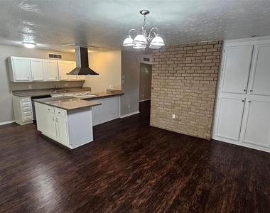 22903 Millgate Drive - Photo Thumbnail 7