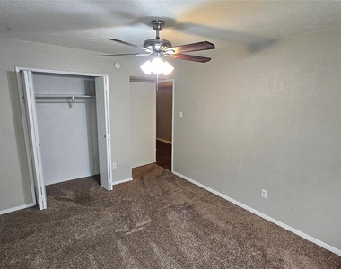 22903 Millgate Drive - Photo Thumbnail 11