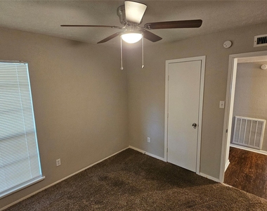 22903 Millgate Drive - Photo Thumbnail 13