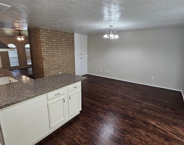 22903 Millgate Drive - Photo Thumbnail 6