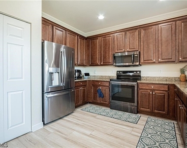 11031 Yellow Poplar Drive - Photo Thumbnail 7
