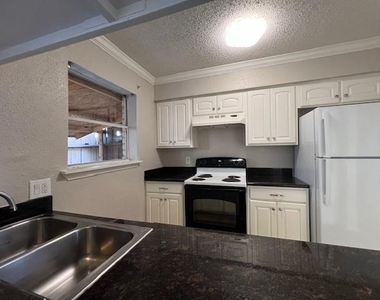 1950 Spenwick Drive - Photo Thumbnail 5