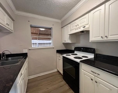 1950 Spenwick Drive - Photo Thumbnail 4