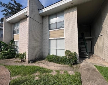 1950 Spenwick Drive - Photo Thumbnail 13