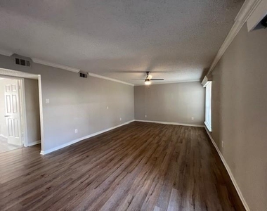 1950 Spenwick Drive - Photo Thumbnail 2