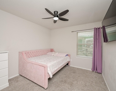 20819 Medford Landing Lane - Photo Thumbnail 16