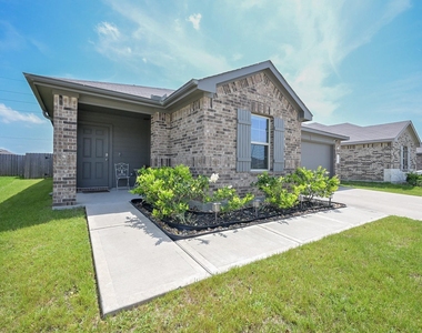 20819 Medford Landing Lane - Photo Thumbnail 1