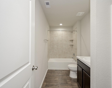20819 Medford Landing Lane - Photo Thumbnail 18