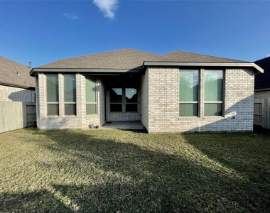 4334 Hemlock Grove Lane - Photo Thumbnail 35