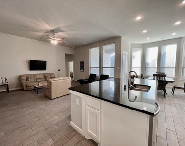 4334 Hemlock Grove Lane - Photo Thumbnail 22