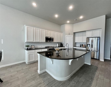 4334 Hemlock Grove Lane - Photo Thumbnail 25