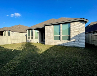 4334 Hemlock Grove Lane - Photo Thumbnail 33