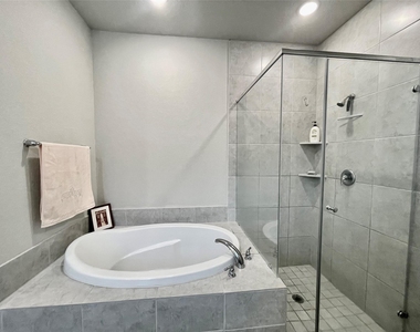 4334 Hemlock Grove Lane - Photo Thumbnail 32