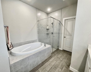 4334 Hemlock Grove Lane - Photo Thumbnail 30