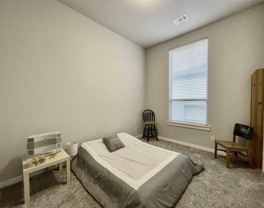 4334 Hemlock Grove Lane - Photo Thumbnail 11