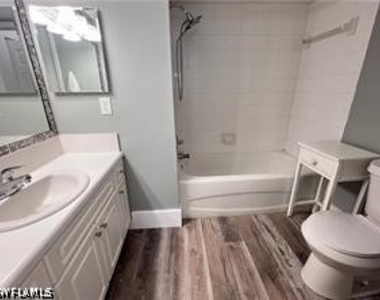1240 Wildwood Lakes Boulevard - Photo Thumbnail 9