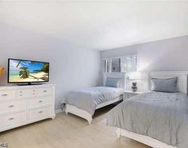 5954 Pelican Bay Boulevard - Photo Thumbnail 15