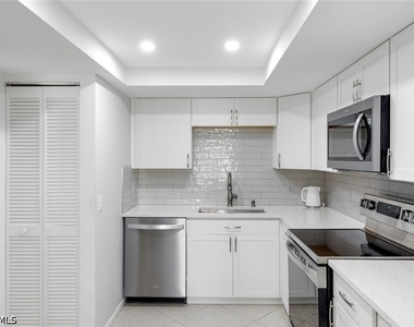 5954 Pelican Bay Boulevard - Photo Thumbnail 8