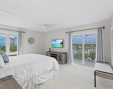 250 Park Shore Drive - Photo Thumbnail 19
