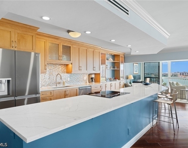 250 Park Shore Drive - Photo Thumbnail 7