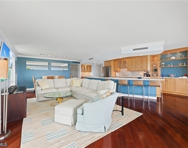 250 Park Shore Drive - Photo Thumbnail 15