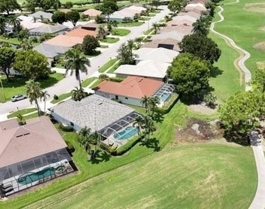 7112 Falcons Glen Boulevard - Photo Thumbnail 8