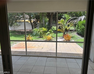 1210 Shady Rest Lane - Photo Thumbnail 9