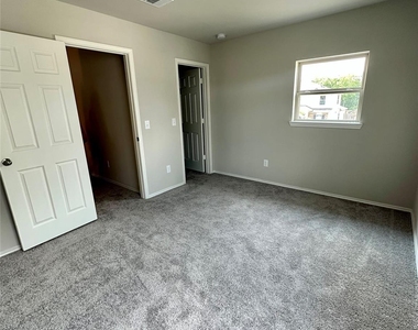4231 Tulip Oak Drive - Photo Thumbnail 18