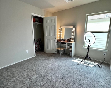 4231 Tulip Oak Drive - Photo Thumbnail 19