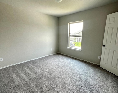 4231 Tulip Oak Drive - Photo Thumbnail 14