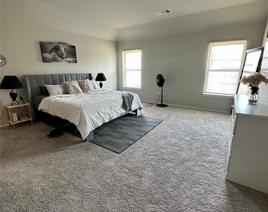 4231 Tulip Oak Drive - Photo Thumbnail 8